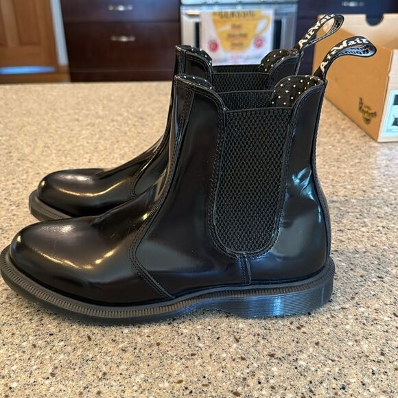 DR. MARTENS Flora Polished Smooth Chelsea Boot *NEW* - Picture 7 of 13